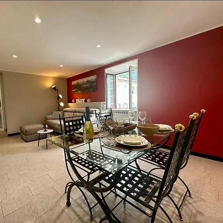 Lake, Lakefront 30m Apartment Como