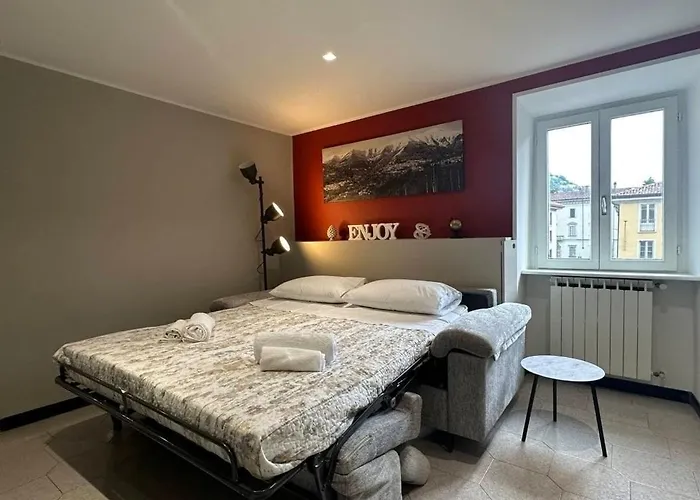 Lake, Lakefront 30m Apartament Como