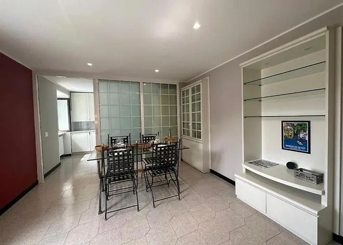 Lake, Lakefront 30m Apartment Como